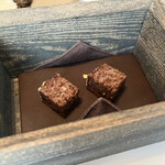 Installation Table ENSO L'asymetrie du calme - 