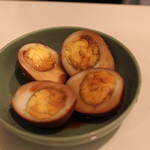 スタンディングルーム鈴傳 - 煮玉子