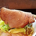 煮干しらーめん青樹 - デカチャーシュー。