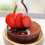 Hoshi Fruits - 2023年の｢ベリーとナッツの生チョコタルト｣450円