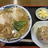 Totsugeki Ramen - ラーメン、半炒飯