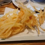 卓 - 小エビと新玉ねぎのかきあげその１