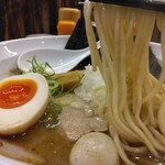 煮干乃宴 - 低加水、中ストレート麺。