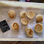 天然こうぼぱん とことこ - カタツムリみたいな、レモンロール(°▽°)