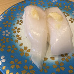 回転すしまんまん 城東店 - あおりイカ　生姜に醤油で
