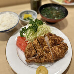 Tonki - ロースカツ定食