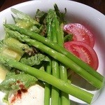 ハングリータイガー - アスパラガスサラダ。