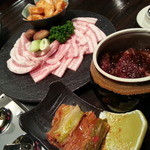 遊心 - 壷漬カルビ、豚バラ、トントロ、キムチ♪