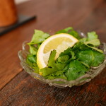 カレー屋 ヒゲめがね - パクチー