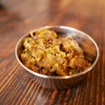 カレー屋 ヒゲめがね - 鶏ひき肉とふき味噌のマサラカレー