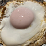 銀座 梅林 - 半熟卵が乗ったカツ丼