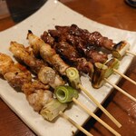 やきとり山平 - 皮つきとモツ