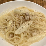 ラ･マンチーナ - ホワイトアスパラのカルボナーラパスタ