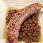 ペルラヴィータ - 自家製サルシッチャとレンズ豆