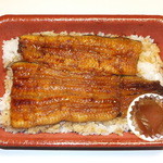 Ajino Hamatou - 税込み￥２４１５－のうな重 竹クラス 魚体が小さくなるのでご飯が見れる（笑） 大盛にしてちょうど良いバランスでした♪ 比較用に購入してみましたが、つれが・・・