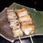 雷鳥 - 白もつと豚バラ。