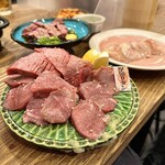 Yakiniku Taishuusakaba Shin Nikuyakiya - 