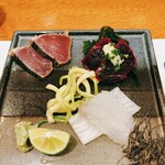 Okei Sushi - 二種藁焼き鰹の叩き、ミンク鯨刺身、マコカレイ刺身