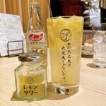 Taishuu Yakiniku Ushininaru - レモンサワー