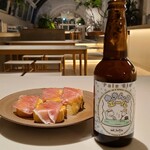 ザ プールサイド - おつまみ①生ハムとチーズバゲットの大崎上島産蜜柑蜂蜜掛け(税込880円) 
お酒①ゆきんこエール(税込770円)
テーブルチャージが無いのが嬉しい