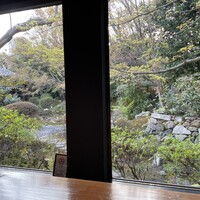 閑臥庵 - バーからの夕景の庭