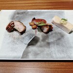 西麻布 香宮 - ★9広東伝統　釜焼き肉二種（叉焼・豚トロ肉）とコールドチキンの生姜ソース