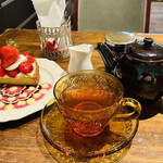 カフェ 太陽ノ塔 - 苺タルトと紅茶♡
