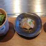 Kuzushi Teppan Abagura - サラダ・刺し身・すり流し