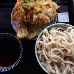 足打ちうどん処 七 - 田舎うどん(700円)