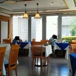 Restaurant Lagoon - 201307　ﾗｸﾞｰﾝ　店内（手前側