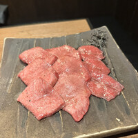 和牛とタン 焼肉 とみ 新橋本店 - 