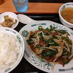 日高屋 - ニラレバ定食