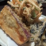 手打ちうどん　 いしづか - 天婦羅三点盛り（薩摩芋、茄子、かき揚げ） 550円