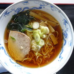 スカイラウンジ - 醬油ラーメン（800円）