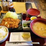 新潟かつ一 - ふわぁとろとんかつ定食 白飯、豚汁を選びました