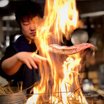 Robata Furoshiki - かつおたたき 藁焼き中