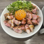 鶏そば啜る - レアチャーシュー丼（並）(390円)