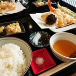 天ぷら食堂 - 天ぷら定食・山