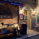 LE MARS - お店の入り口。