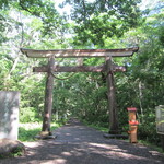 うずら家 - 奥社の境内まで２キロ歩きます！