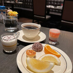 ロウリーズ・ザ・プライムリブ - 