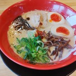 ラーメンまこと屋 - 煮玉子牛じゃん