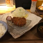 ポンチ軒 - 特ロース豚かつ定食