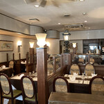 東洋軒 - 開店直後。もう、予約済みの席ばかり。