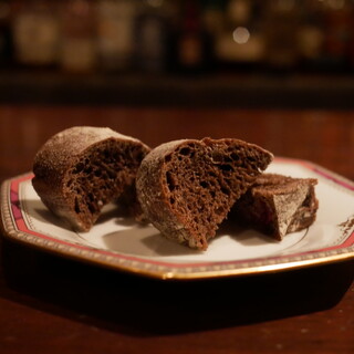 バー・ラ・ユロット_1