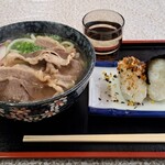 Kagetsu - 肉うどん(大)、おにぎり(二個入り)