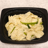 中国飯店 紫玉蘭 - 湯葉とシャン菜の和え物
