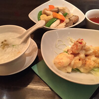 廣東料理 民生 ヒルトンプラザウエスト店 - エビマヨネーズと八宝菜