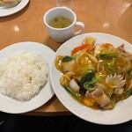 南海飯店 - かたい焼ソバ＋ライス