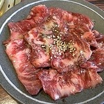 一頭買焼肉 玄 - 肉は小さいけど10切れ入ってた！